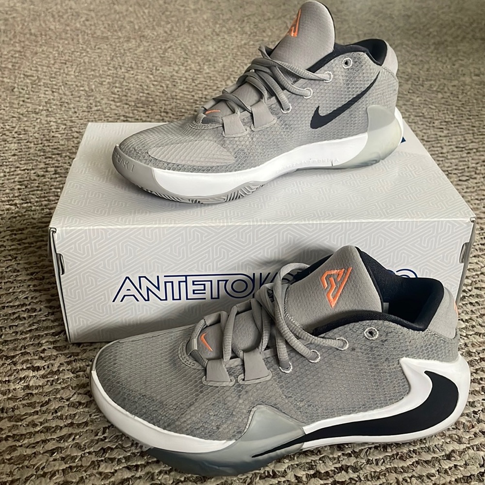 Zoom Freak 1